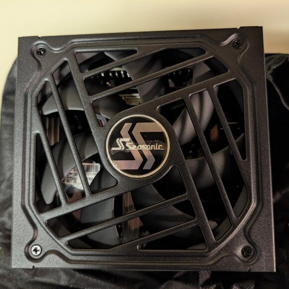 Seasonic Focus V3 GX750 - Power Supply PSU - Picture 8 of 8